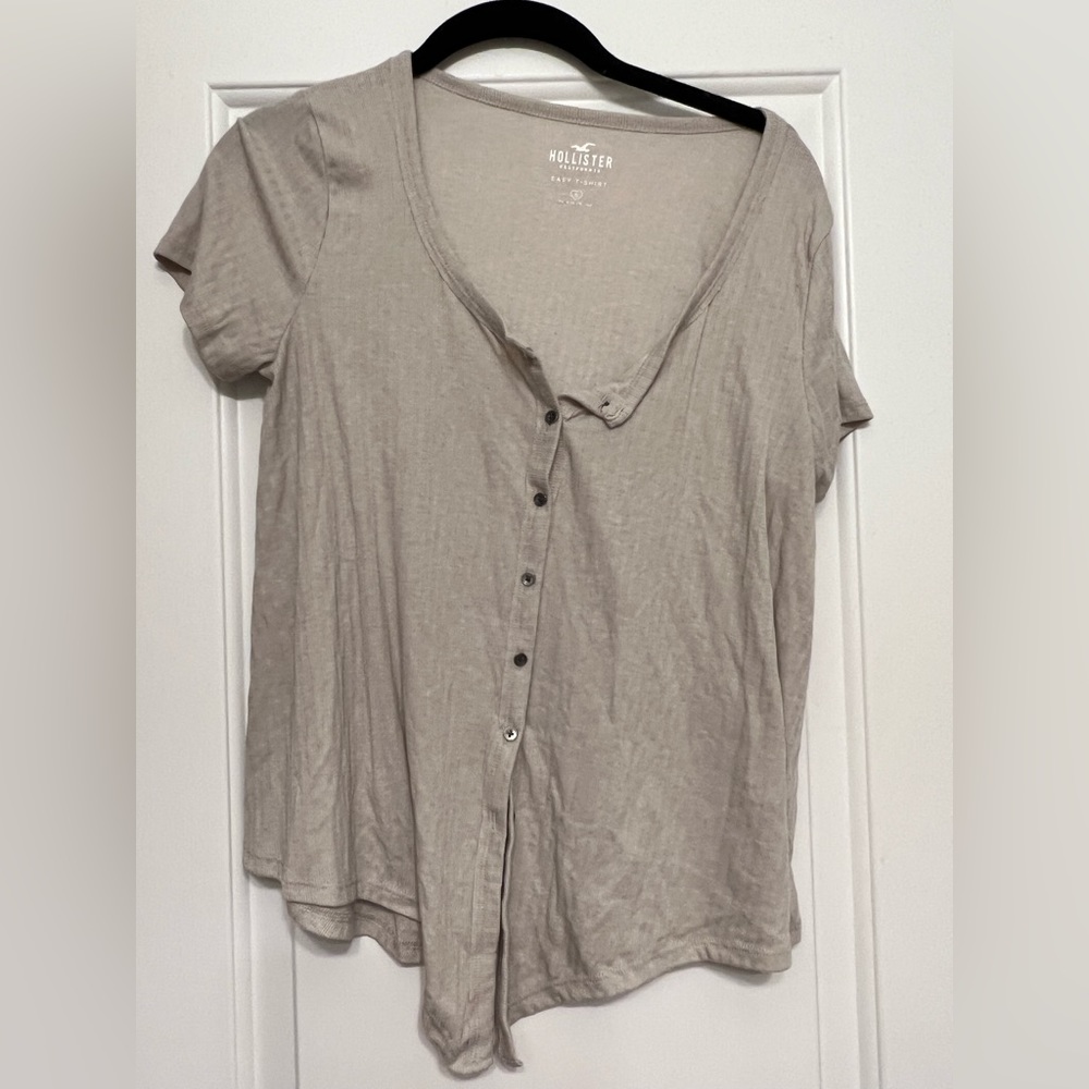 Hollister top